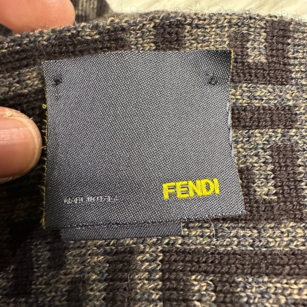 FENDI classic scarf in brown - Picture 6 of 14